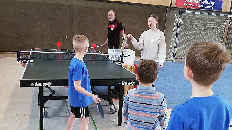 Schnuppermobil begeistert 75 Kinder beim TTC Vinnhorst