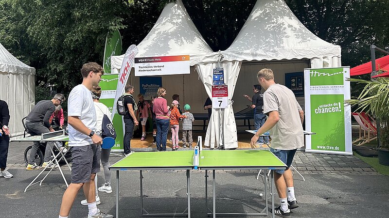 Vier Tage Sportfieber: Der Tischtennis-Verband Niedersachsen mit dem Turn-Klubb Hannover auf der VGH-Finals-Meile in Hannover